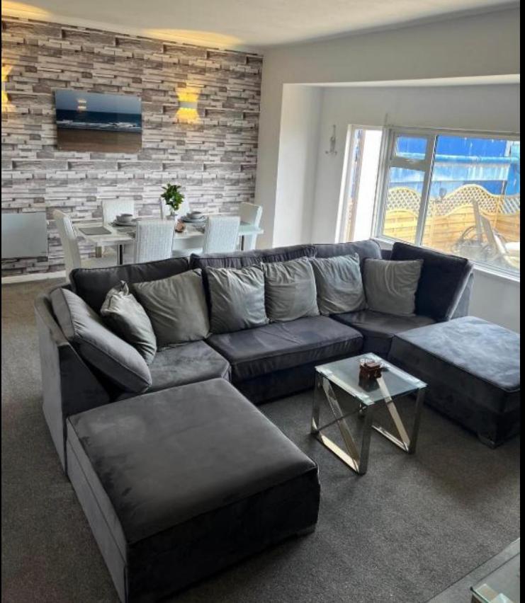 Sea View Apartment Large Balcony Whirlpool Bath 2 Bedrooms Sky Glass Tv Bridlington Exterior photo